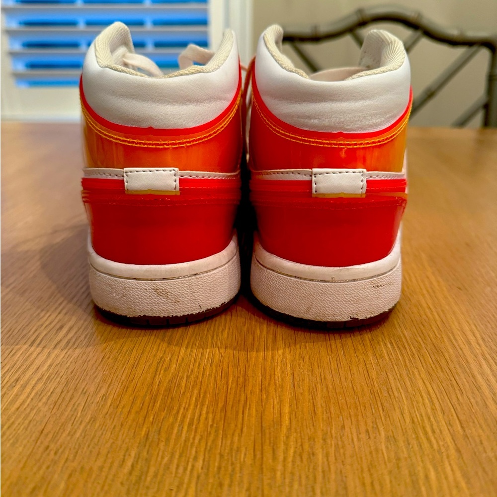 Nike Air Jordan’s SE Edge Glow